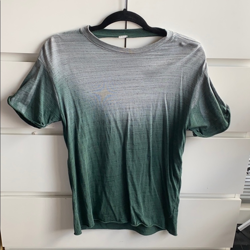 Xs green ombré cut out back tshirt